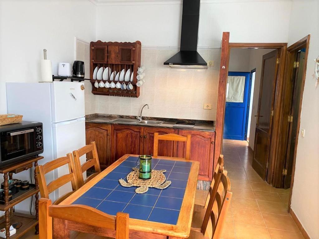 Casa Los Juanes Caleta de Sebo Extérieur photo